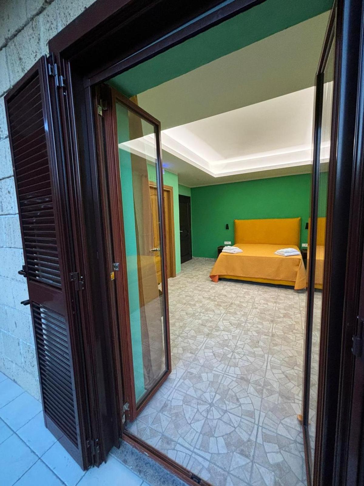 Domus Arco Romano Guest House Itri Extérieur photo
