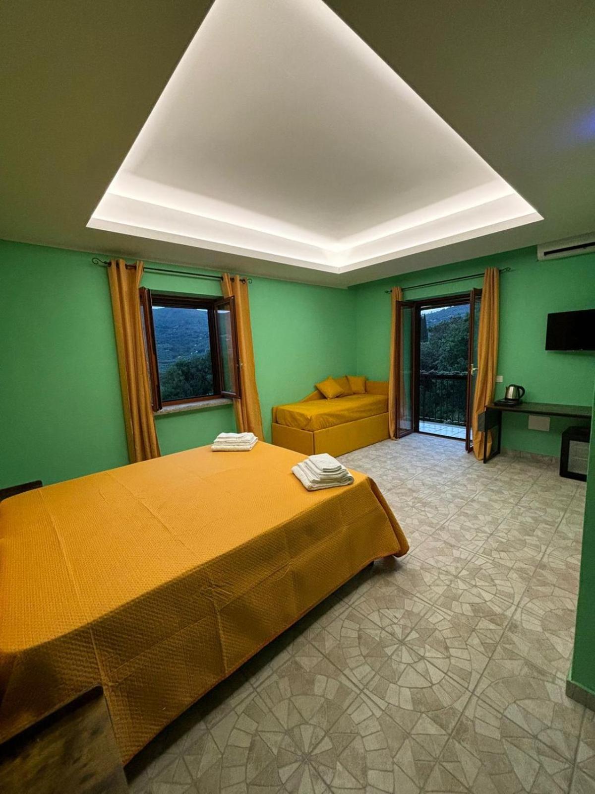 Domus Arco Romano Guest House Itri Extérieur photo